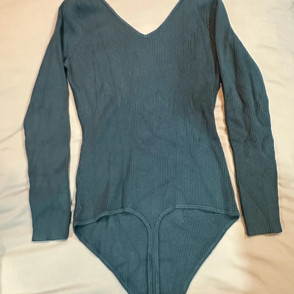 Ribbed A& F Long Sleeve Bodysuit - Picture 3 of 4